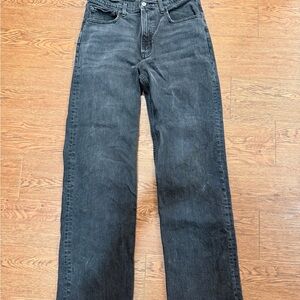 Abercrombie & Fitch High-Rise Relaxed Jeans in Faded Black